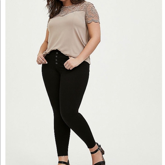 TORRID SKY HIGH SKIN JEAN - PREMIUM STRETCH BLACK - Picture 3 of 10